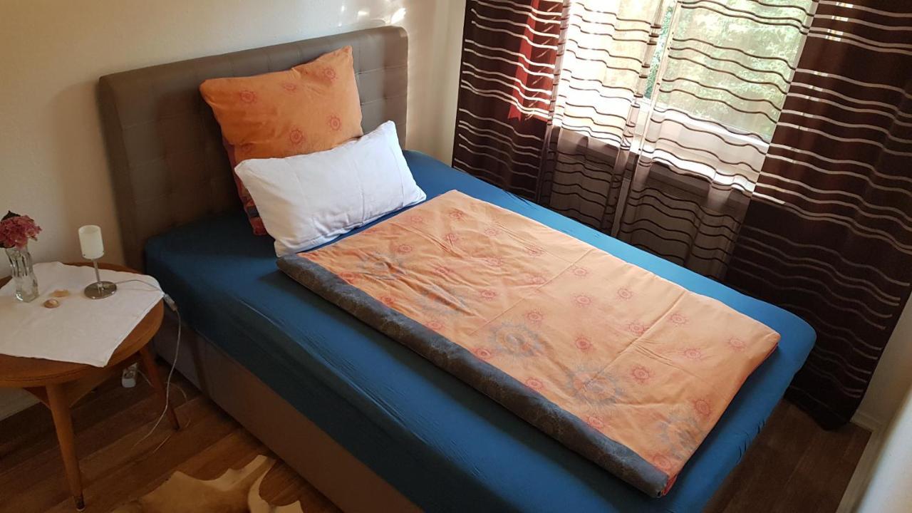 Stadtnahe Wohnung Mit Kl.Balkon Und Parkplatz Олденбург Екстериор снимка